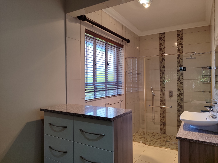 5 Bedroom Property for Sale in Stilfontein North West